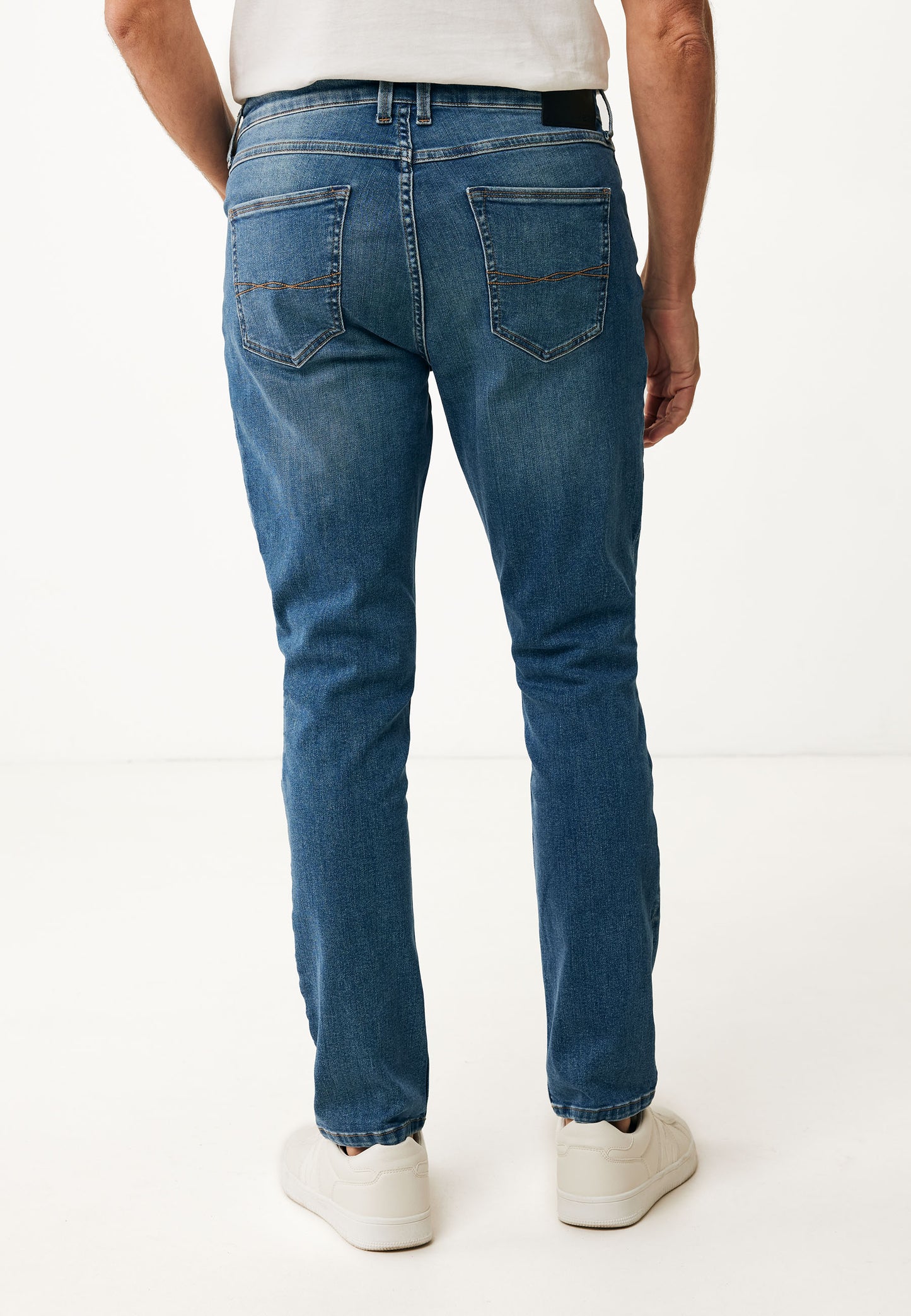 LOGAN Mid Waist Jeans