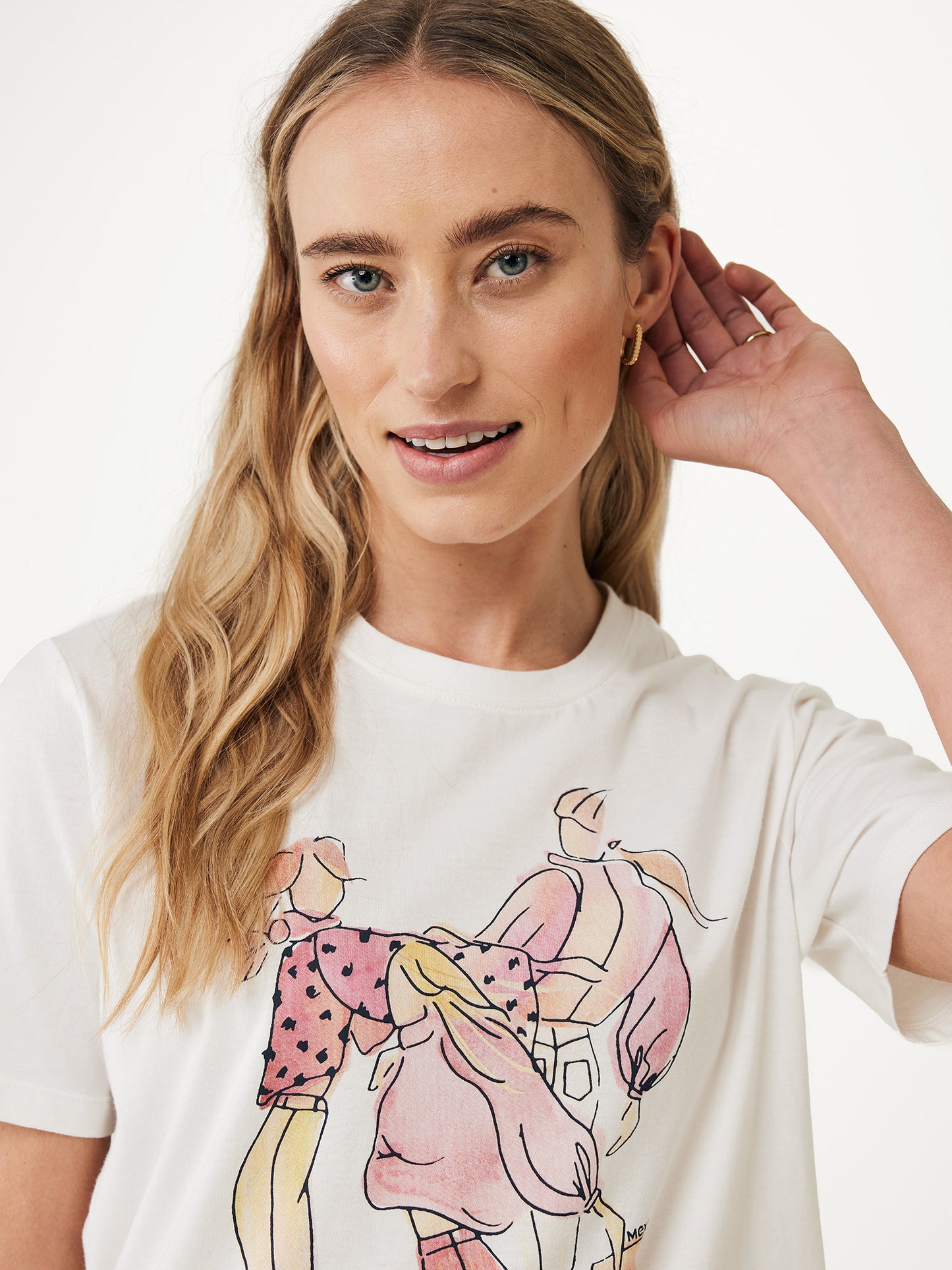 T-shirt with a cut-out neckline and a design